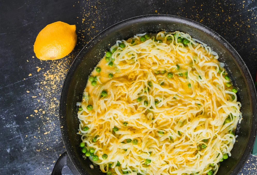 Lemon Butter Shirataki Fettuccine with Peas - Slendier